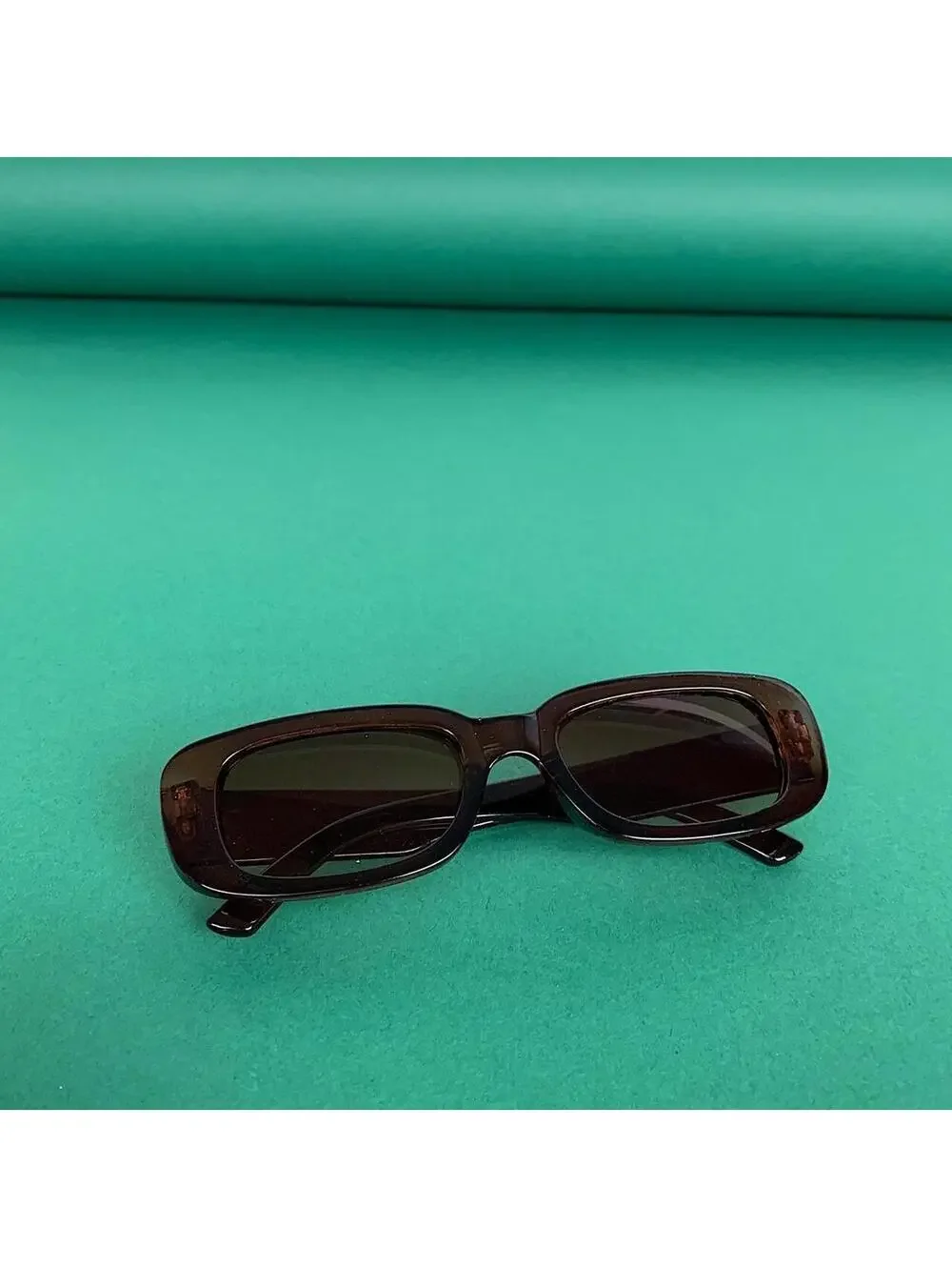 Vintage y2k style style brown sunglasses. UVA UVB protection